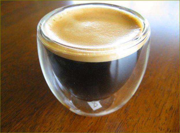 Espressolaukaus crema creman kanssa